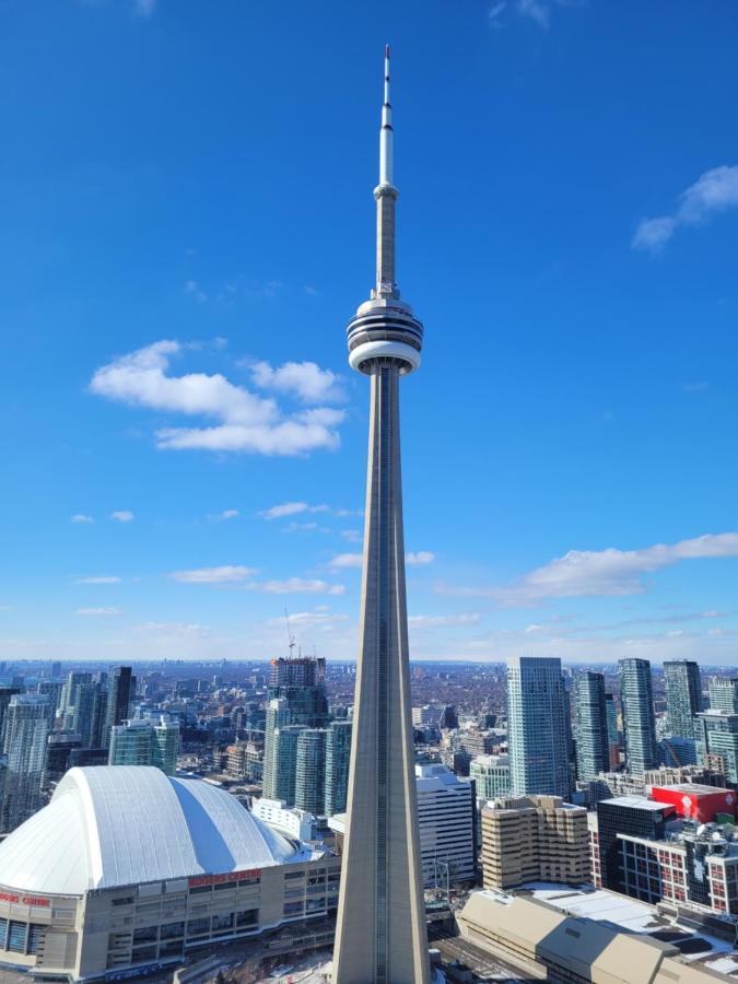 Two Bd Cn Tower And Lake Ontario View 토론토 외부 사진